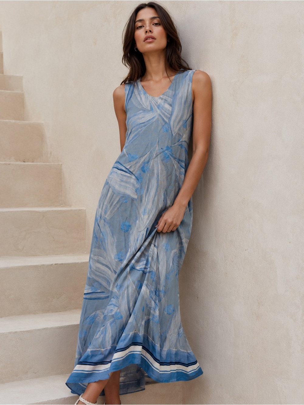 Le Ragazze Blue Floral Sleeveless Maxi Dress NWT Size M Elegant Summer Resort